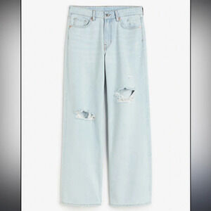 H&M wide leg baggy jeans in excellent condition. Size 8 light wash distressed